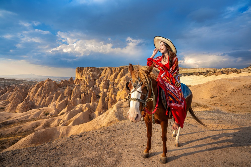sunset horse riding hurghada desert landscape view